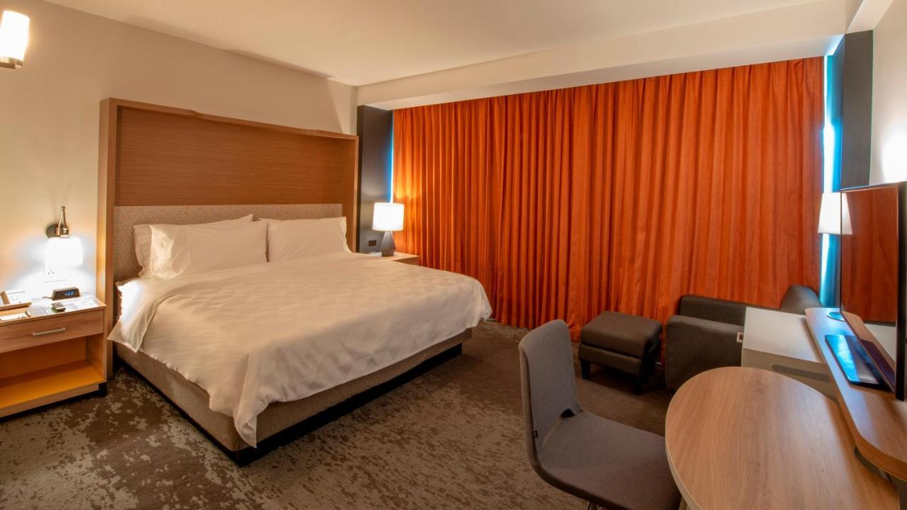 Holiday Inn & Suites - Merida La Isla By Ihg Bilik gambar