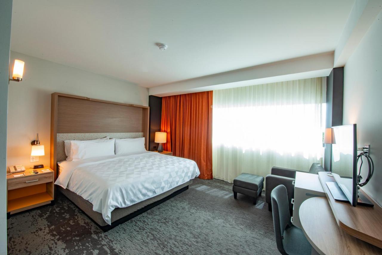 Holiday Inn & Suites - Merida La Isla By Ihg Bilik gambar